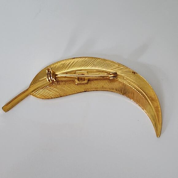 Vintage gold tone thin leaf shaped pin‎ brooch - Picture 2 of 4